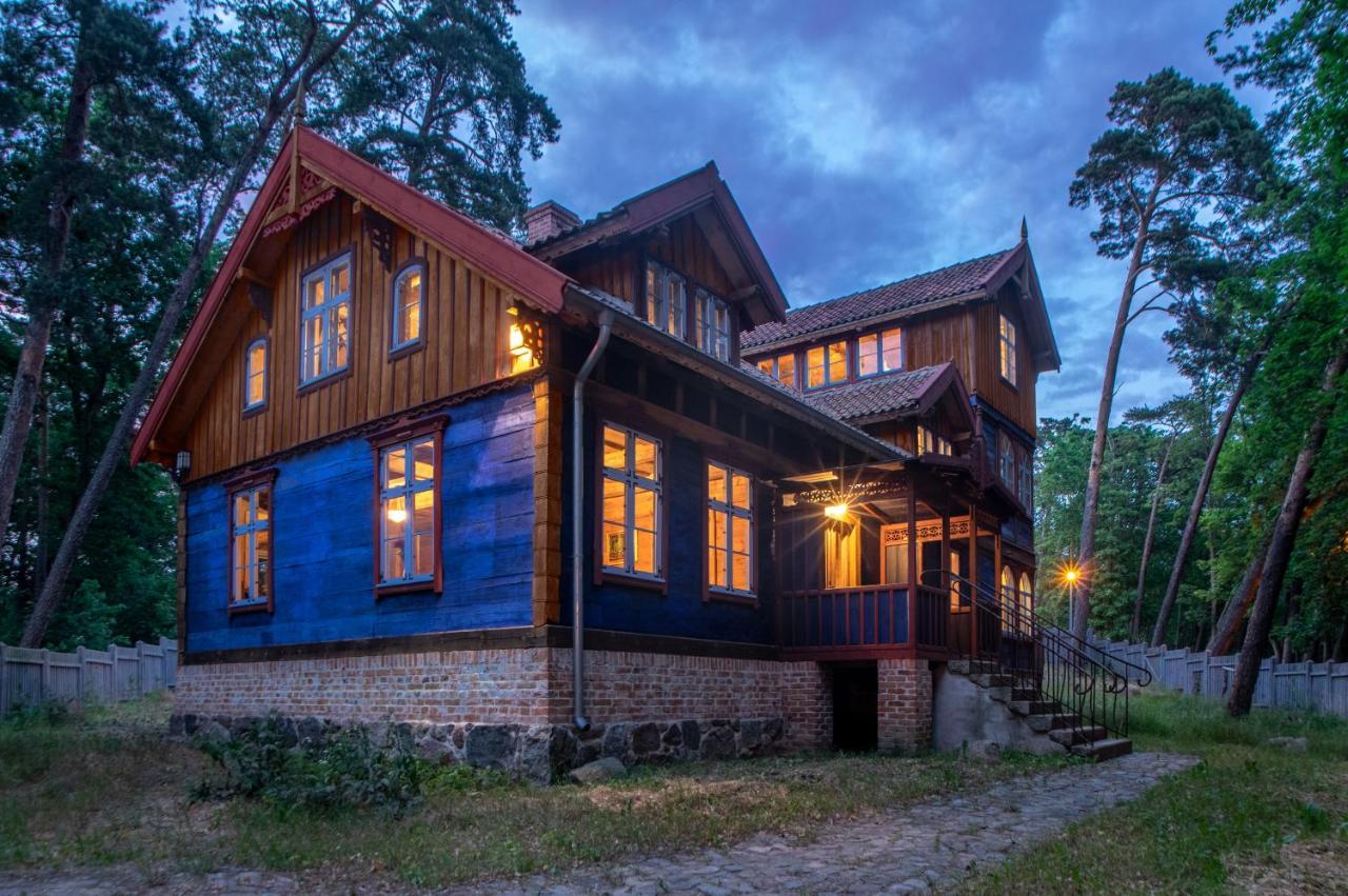 Отель Wyjatkowa Willa Nad Morzem - Muzeum Wolnego Czasu Крыница-Морска Экстерьер фото